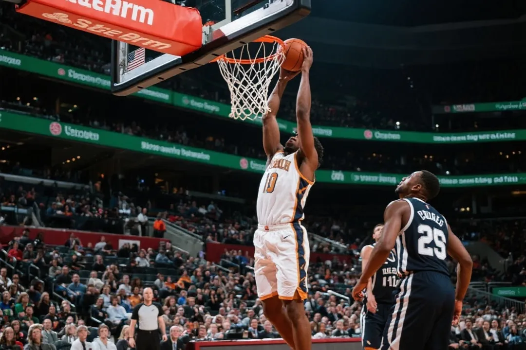 篮球赛事精彩瞬间